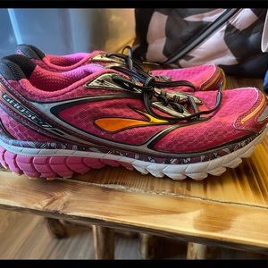 Brookes Ghost Women’s Sneakers (Size 10)